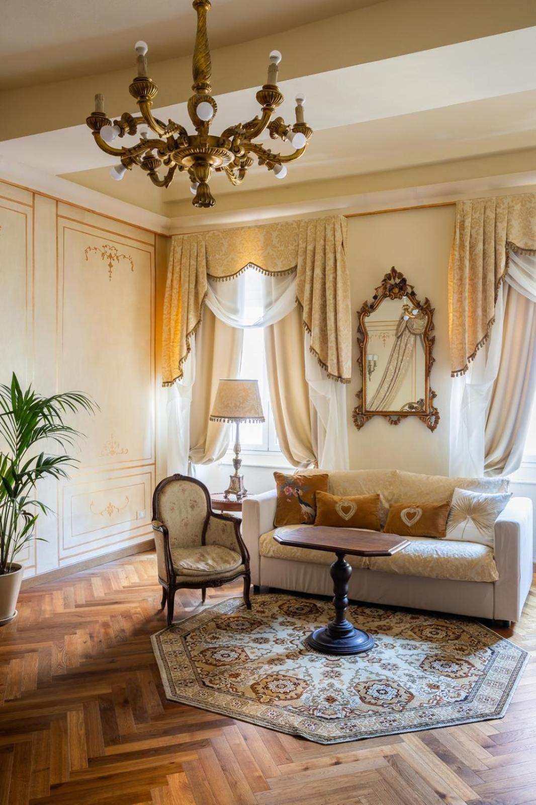 Palazzo Lari Sarzana 호텔 외부 사진
