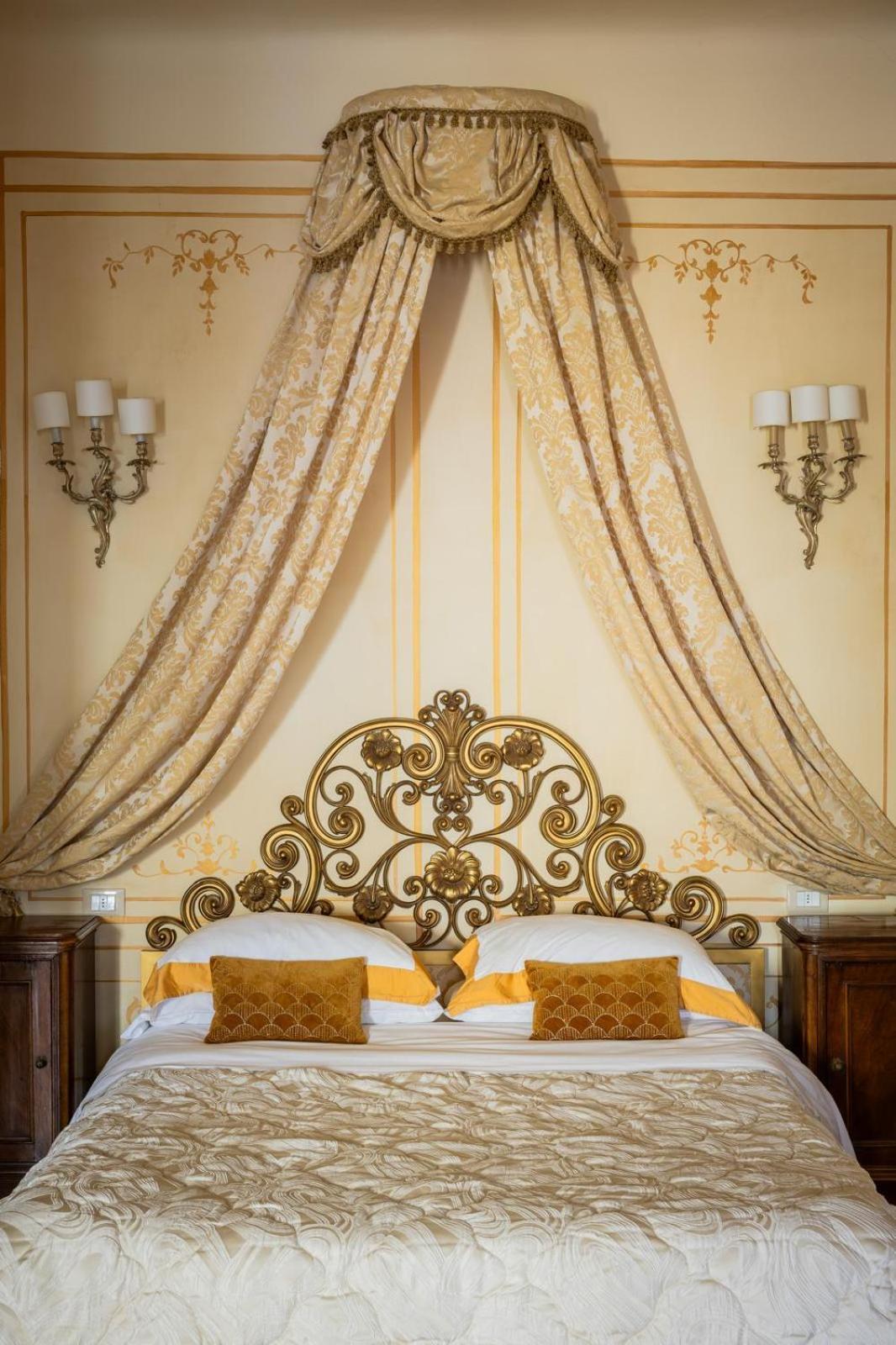 Palazzo Lari Sarzana 호텔 외부 사진